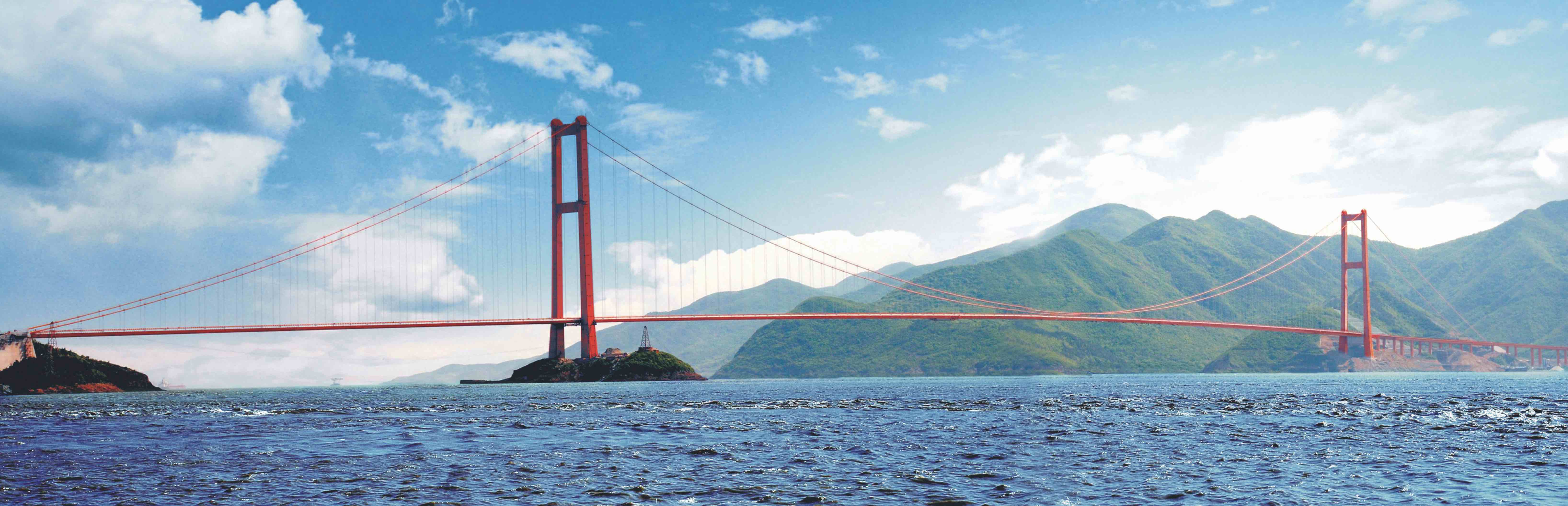 1、浙江舟山西堠門跨海大橋，主跨1650米的懸索跨海特大橋，居中國第一，世界第二，被譽(yù)為“神州第一橋”，獲得國際橋梁“古斯塔夫林德薩爾獎(jiǎng)、2015年菲迪克杰出項(xiàng)目獎(jiǎng)、魯班獎(jiǎng)、詹天佑土木工程大獎(jiǎng)、中國公路學(xué)會(huì)科技進(jìn)步一等獎(jiǎng)。.jpg