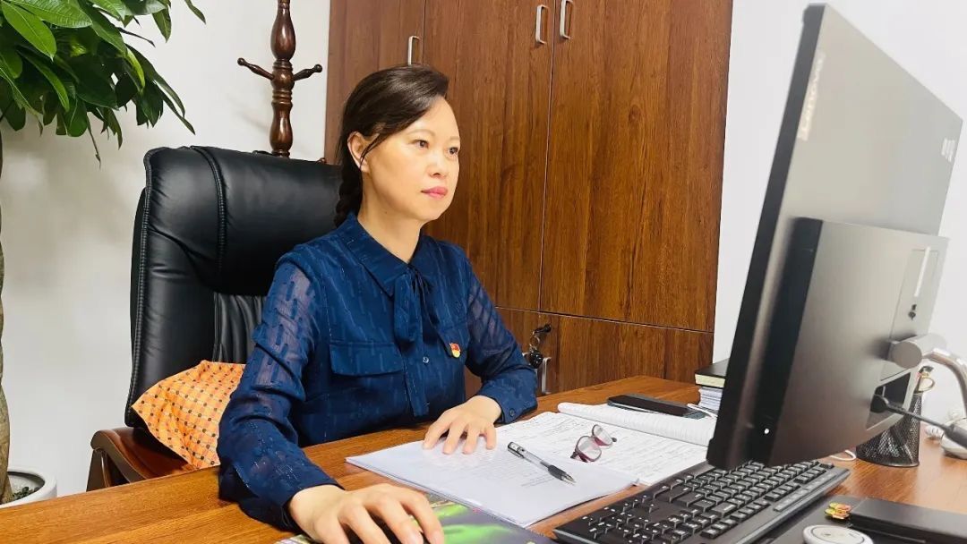 田雪梅.jpg 田雪梅.jpg