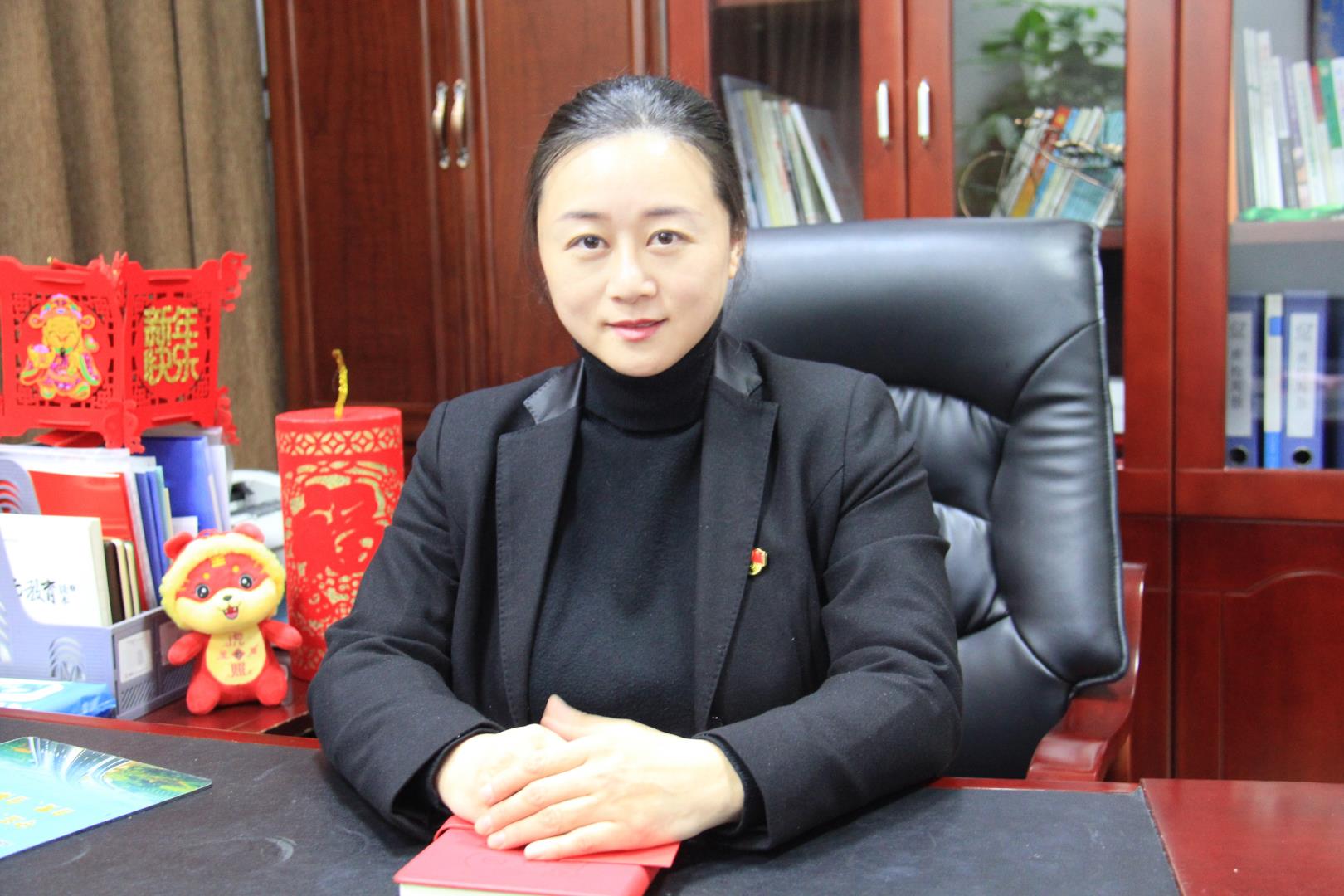 殷娜.jpg 殷娜.jpg