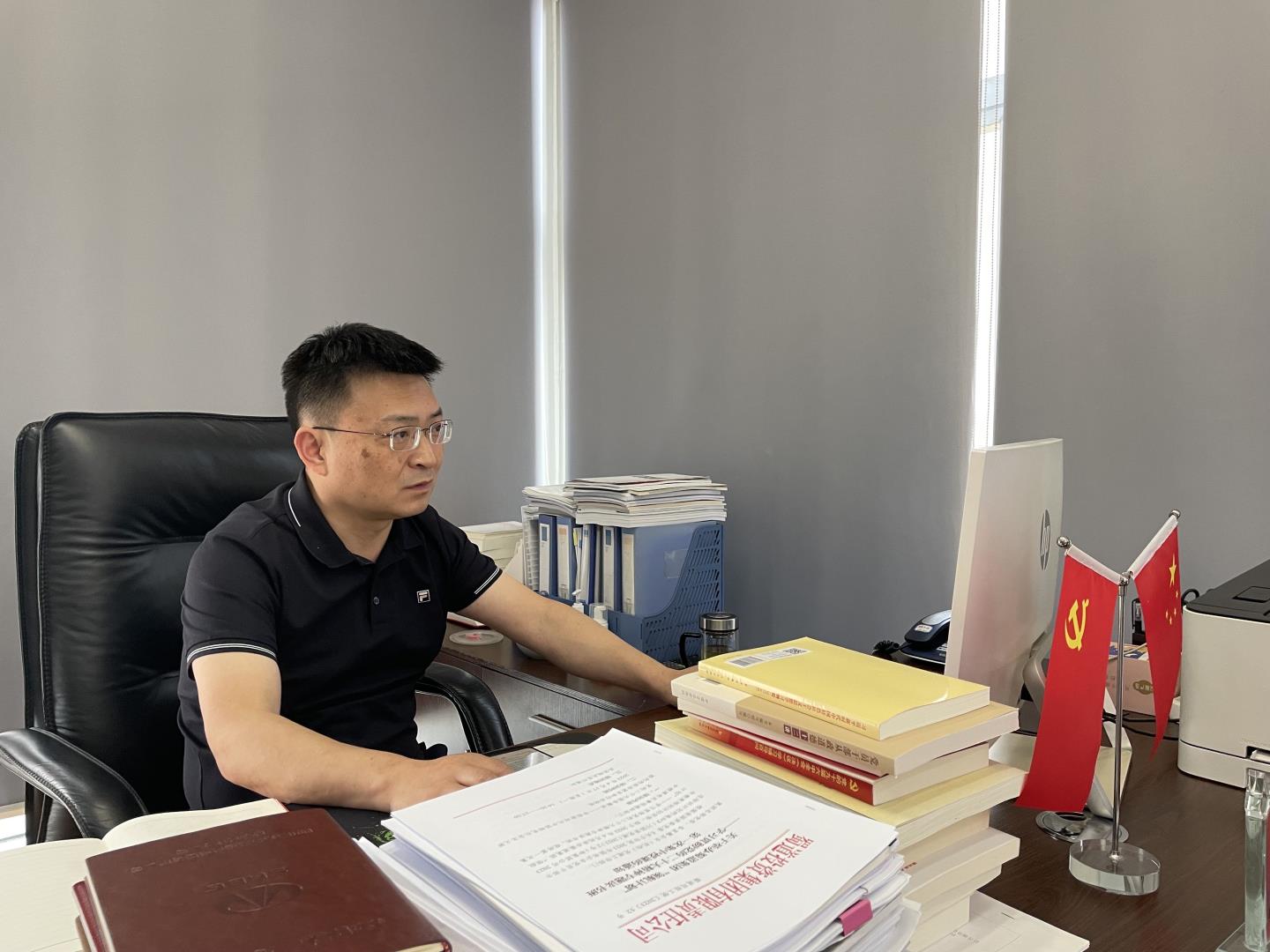 何利.jpg 何利.jpg