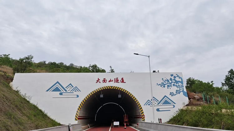 項(xiàng)目動(dòng)態(tài) | 通車倒計(jì)時(shí)！沿江高速寧攀段23座隧洞涂裝工程順利完成