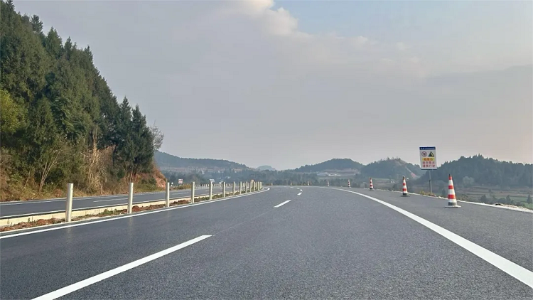 新年新“節(jié)”報(bào) | 中江G350線改擴(kuò)建項(xiàng)目一標(biāo)段主體工程全面完成 新年新“節(jié)”報(bào) | 中江G350線改擴(kuò)建項(xiàng)目一標(biāo)段主體工程全面完成