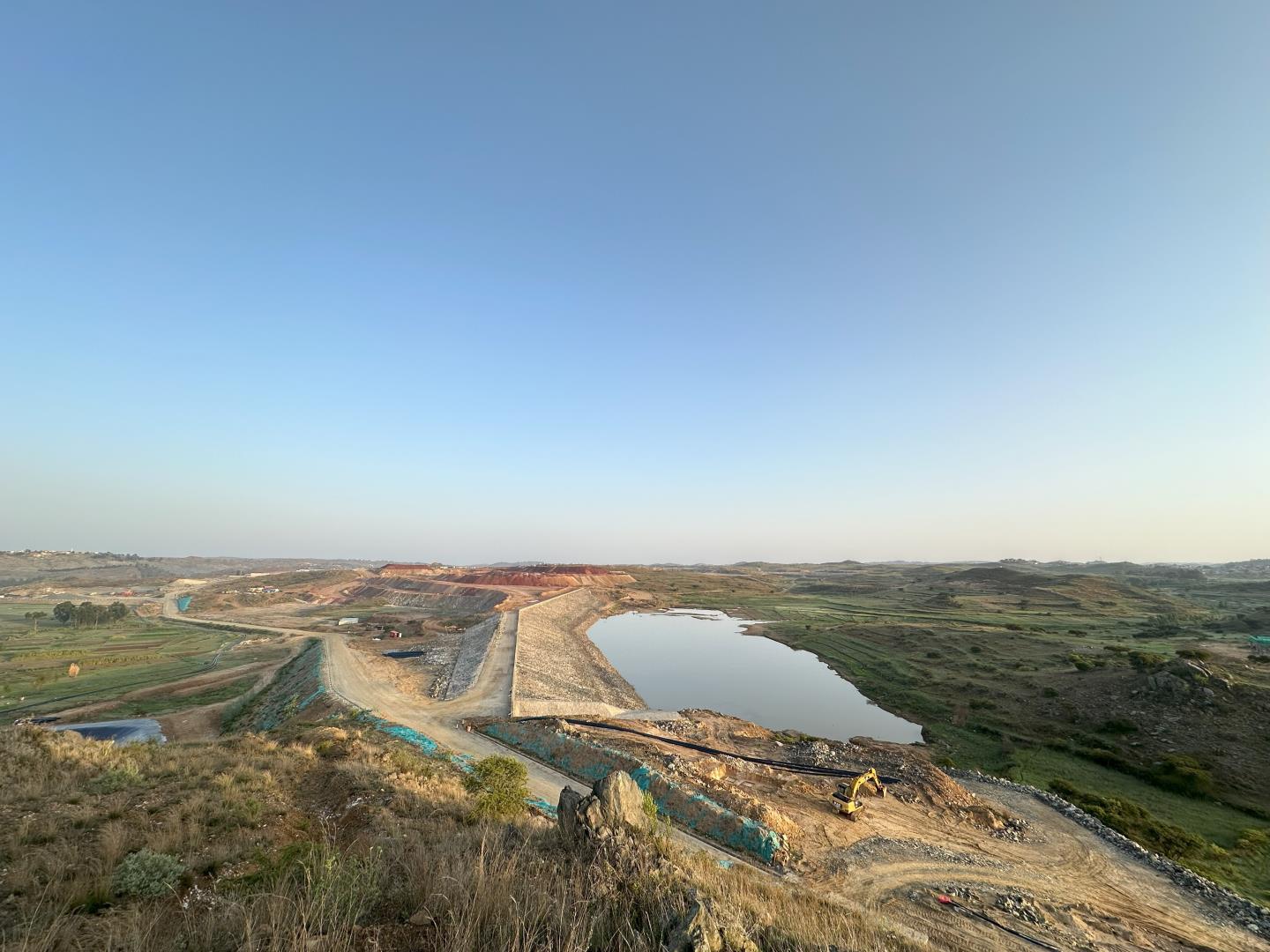 項目動態(tài) | 厄立特里亞阿斯馬拉礦建公輔設施工程項目埃巴多哈礦區(qū)水壩及礦區(qū)3號、4號聯(lián)絡道路順利移交 項目動態(tài) | 厄立特里亞阿斯馬拉礦建公輔設施工程項目埃巴多哈礦區(qū)水壩及礦區(qū)3號、4號聯(lián)絡道路順利移交